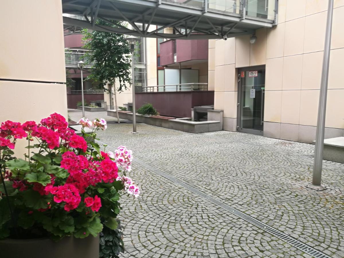 Apartments 4 You Krawiecka Wroclaw Bagian luar foto